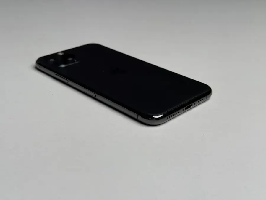 Б/У Apple iPhone 11 Pro 512GB Space Gray (MWCD2) - Состояние: хороший (мелкие царапины на экране) | Аккумулятор: 100% | Комплектация: iPhone, кабель | Гарантія: 1 мес.