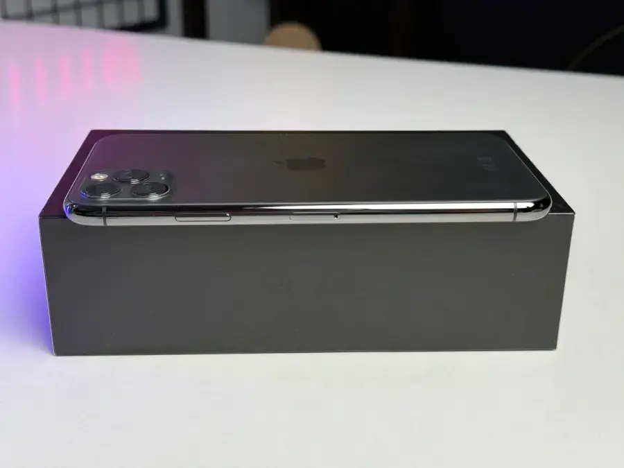 ВЖИВАНИЙ Apple iPhone 11 Pro Max 256GB Space Gray (MWH42) - Стан: гарний | Акумулятор: 100% | Комплектація: повний | Гарантія: 1 міс.