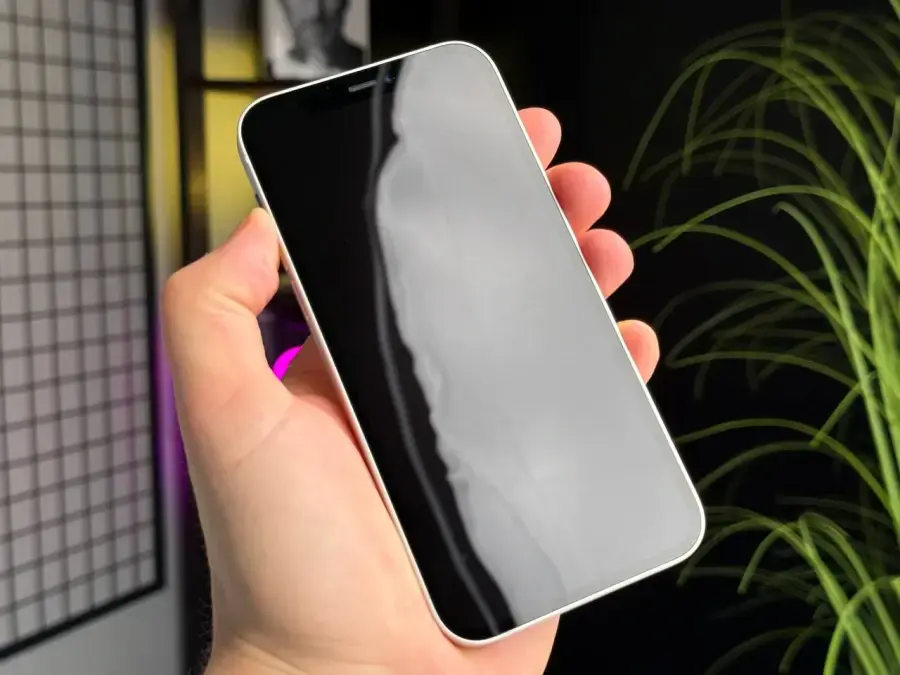 ВЖИВАНИЙ Apple iPhone 12 256GB White (MGHJ3, MGJH3) - Стан: гарний | Акумулятор: 100% | Комплектація: iPhone, кабель | Гарантія: 1 міс.