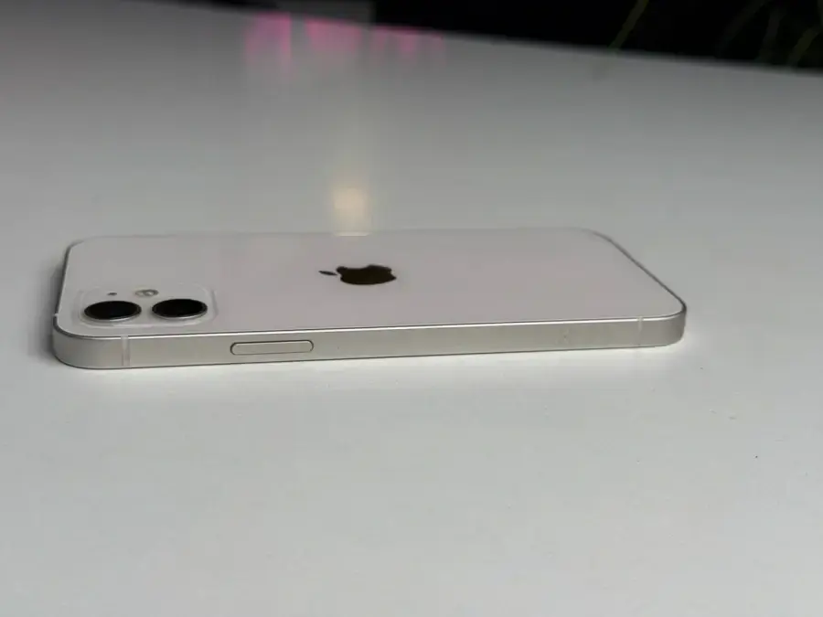 ВЖИВАНИЙ Apple iPhone 12 256GB White (MGHJ3, MGJH3) - Стан: гарний | Акумулятор: 100% | Комплектація: iPhone, кабель | Гарантія: 1 міс.