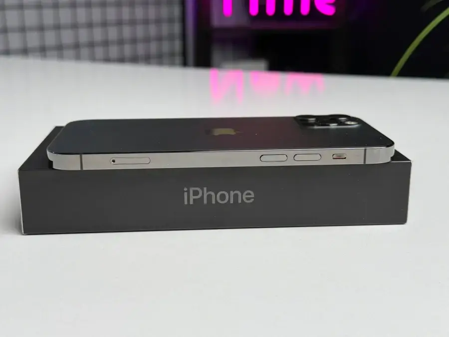 ВЖИВАНИЙ Apple iPhone 12 Pro 256GB Graphite (MGLT3, MGMP3) - Стан: гарний | Акумулятор: 100% | Комплектація: повний | Гарантія: 1 міс.