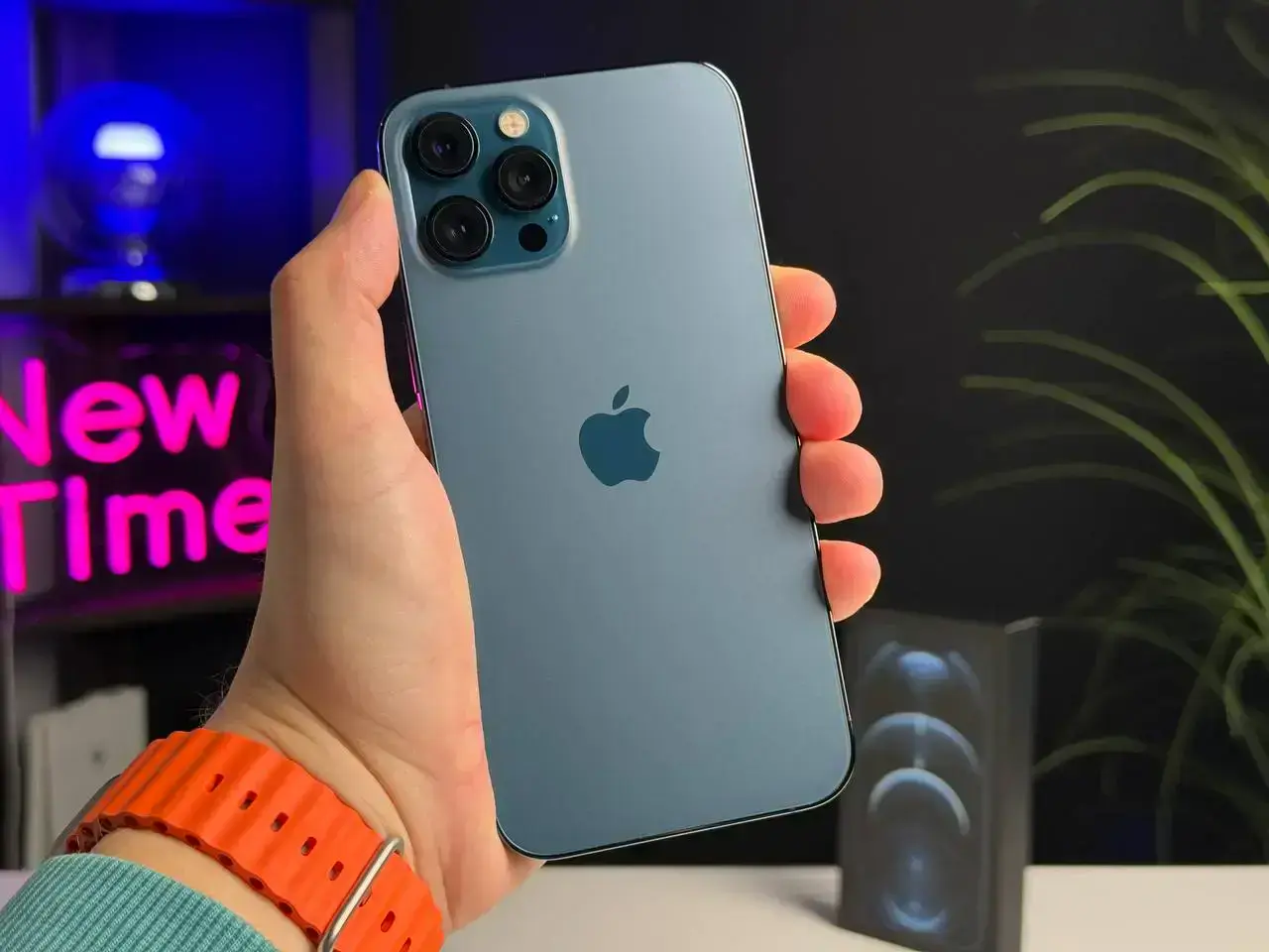 ВЖИВАНИЙ Apple iPhone 12 Pro Max 256GB Pacific Blue (MGCN3, MGDF3) - Стан: гарний (мілкі подряпини на склі) | Акумулятор: 100% | Комплектація: повний | Гарантія: 1 міс.