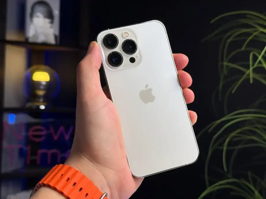 ВЖИВАНИЙ Apple iPhone 13 Pro 128GB Silver (MLTQ3, MLVA3) - Стан: гарний (мінялось заднє скло) | Акумулятор: 100% | Комплектація: iPhone, кабель | Гарантія: 1 міс.