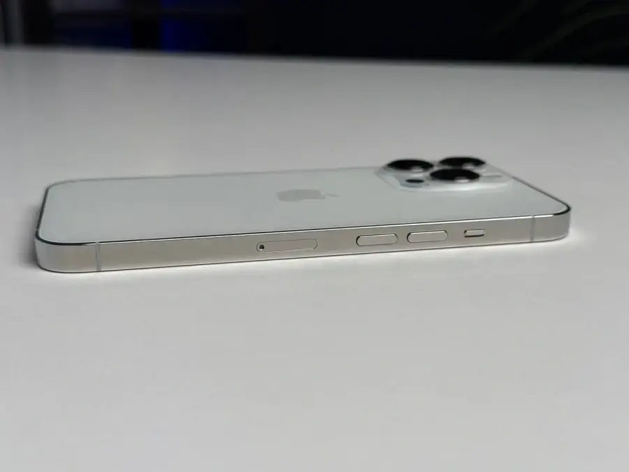 ВЖИВАНИЙ Apple iPhone 13 Pro 128GB Silver (MLTQ3, MLVA3) - Стан: гарний (мінялось заднє скло) | Акумулятор: 100% | Комплектація: iPhone, кабель | Гарантія: 1 міс.