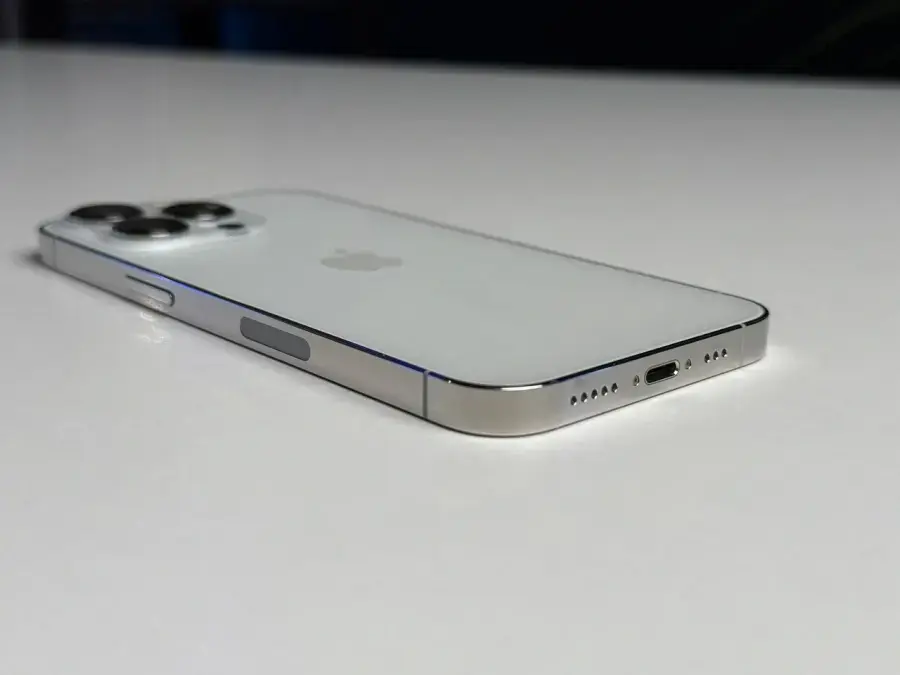 ВЖИВАНИЙ Apple iPhone 13 Pro 128GB Silver (MLTQ3, MLVA3) - Стан: гарний (мінялось заднє скло) | Акумулятор: 100% | Комплектація: iPhone, кабель | Гарантія: 1 міс.