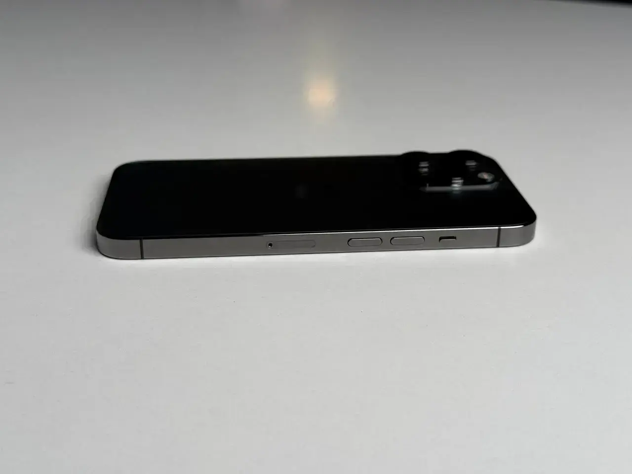 ВЖИВАНИЙ Apple iPhone 13 Pro 256GB Graphite (MLTW3, MLVE3) - Стан: гарний (подряпина на склі) | Акумулятор: 100% | Комплектація: iPhone, кабель | Гарантія: 1 міс.