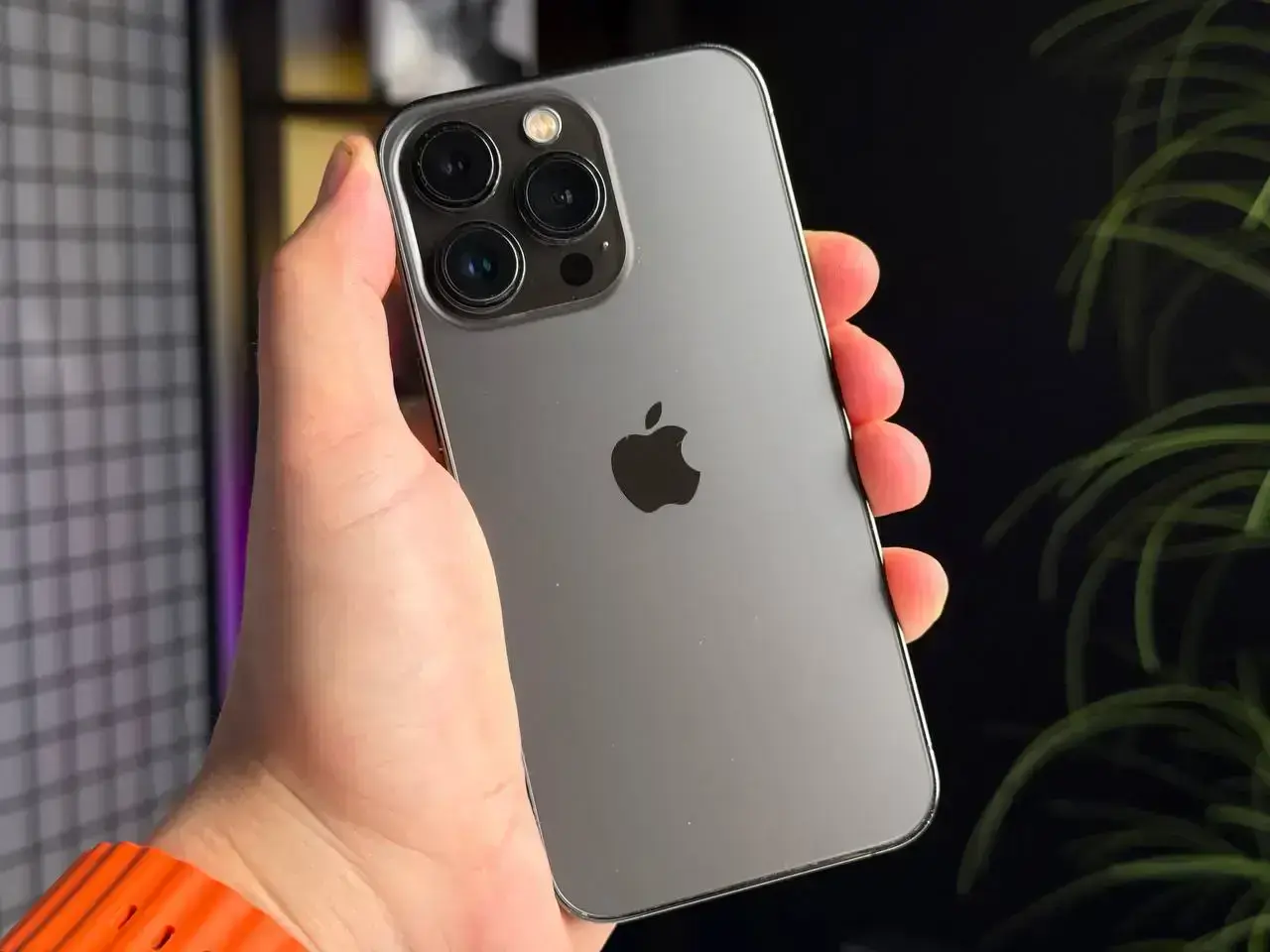 Б/У Apple iPhone 13 Pro 256GB Graphite (MLTW3, MLVE3) - Состояние: удовлетворительное (менялось заднее стекло) | Аккумулятор: 100% | Комплектация: полный | Гарантія: 1 мес.