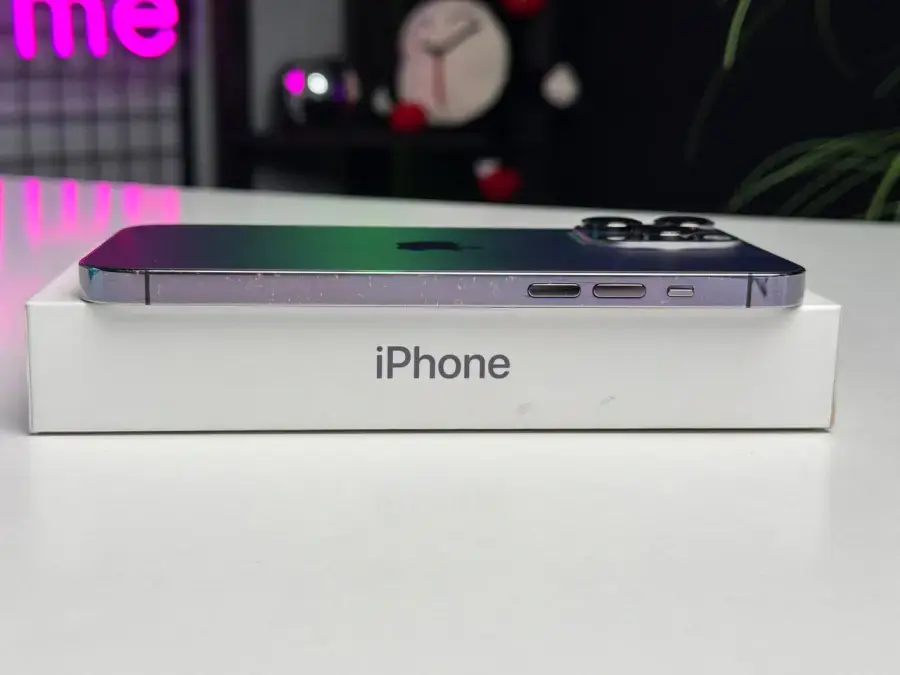 ВЖИВАНИЙ Apple iPhone 14 Pro Max 256GB Deep Purple eSim (MQ8W3) - Стан: гарний (потертості на сталевій рамці) | Акумулятор: 88% | Комплектація: повний | Гарантія: 1 міс.