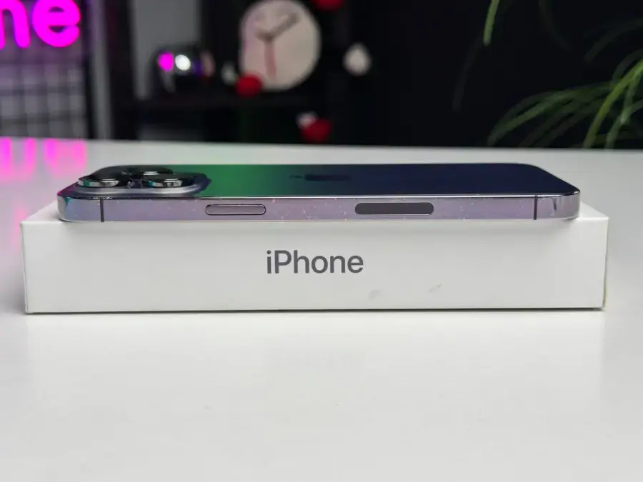 ВЖИВАНИЙ Apple iPhone 14 Pro Max 256GB Deep Purple eSim (MQ8W3) - Стан: гарний (потертості на сталевій рамці) | Акумулятор: 88% | Комплектація: повний | Гарантія: 1 міс.