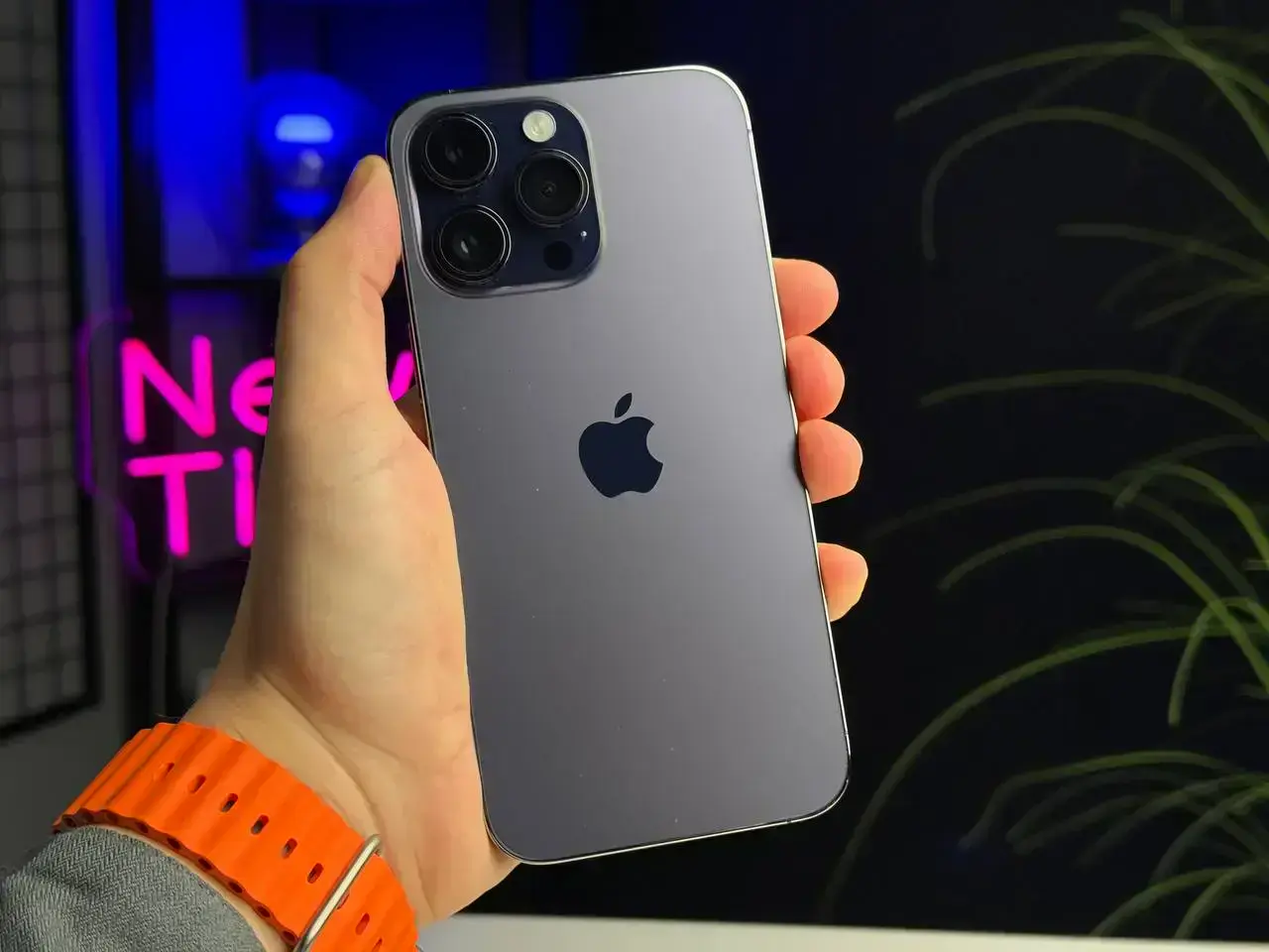 ВЖИВАНИЙ Apple iPhone 14 Pro Max 256GB Deep Purple (MQ9X3) - Стан: гарний | Стан акумулятора: 88% | Комплектація: повний | Гарантія: 1 міс.
