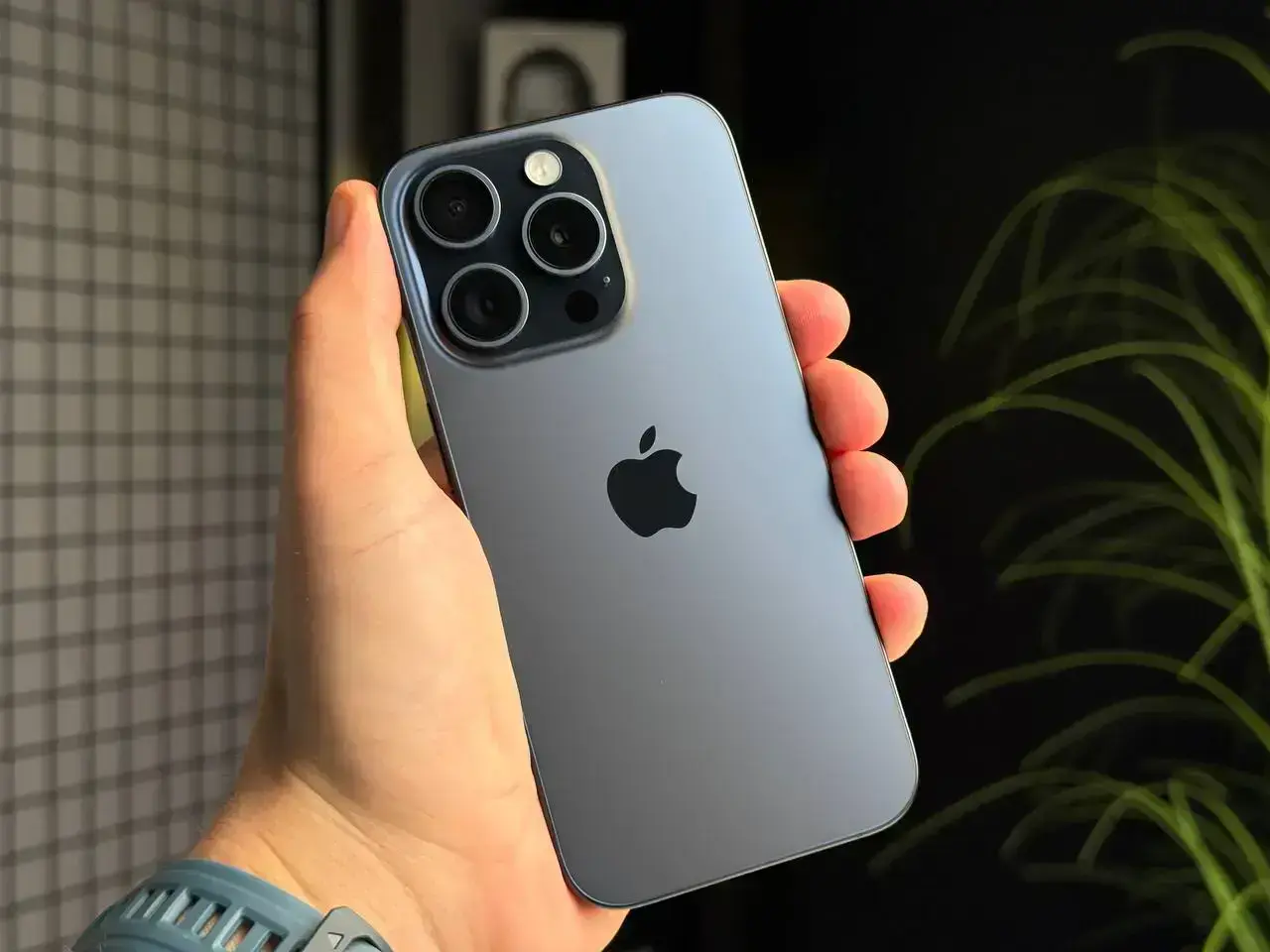 Б/У Apple iPhone 15 Pro 128GB Blue Titanium (MTV03) - Состояние: идеальный | Аккумулятор: 98% | Комплектация: полный | Гарантія: 1 мес.