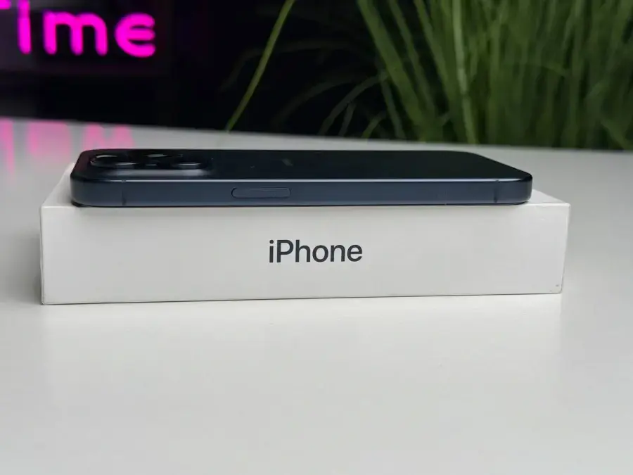 ВЖИВАНИЙ Apple iPhone 15 Pro 128GB Blue Titanium (MTV03) - Стан: ідеальний | Акумулятор: 98% | Комплектація: повний | Гарантія: 1 міс.