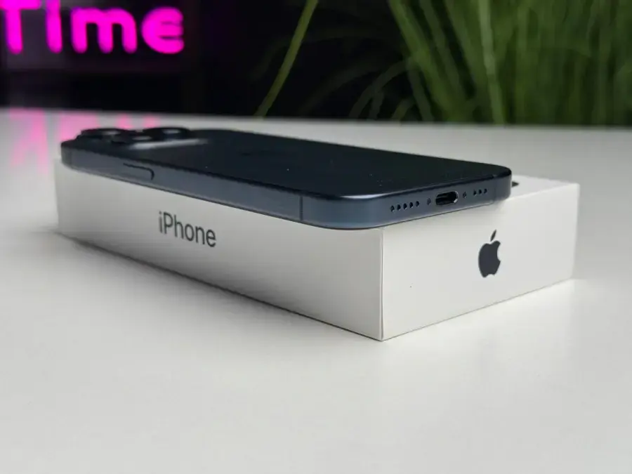 ВЖИВАНИЙ Apple iPhone 15 Pro 128GB Blue Titanium (MTV03) - Стан: ідеальний | Акумулятор: 98% | Комплектація: повний | Гарантія: 1 міс.