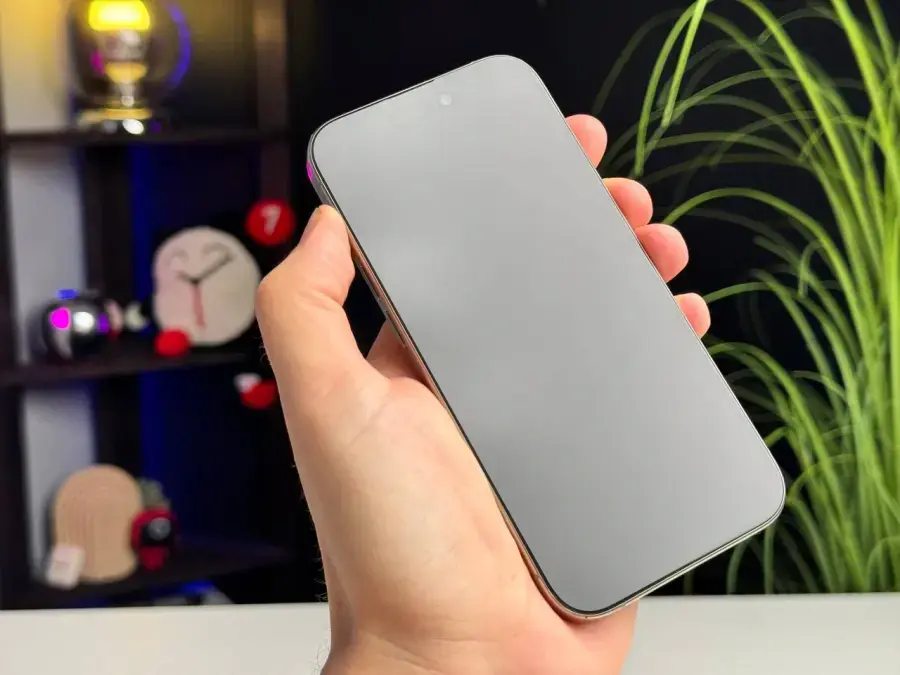 ВЖИВАНИЙ Apple iPhone 15 Pro 128GB Natural Titanium (MTUX3) - Стан: гарний (чорна пляма на матриці) | Акумулятор: 91% | Комплектація: iPhone, кабель | Гарантія: 1 міс.