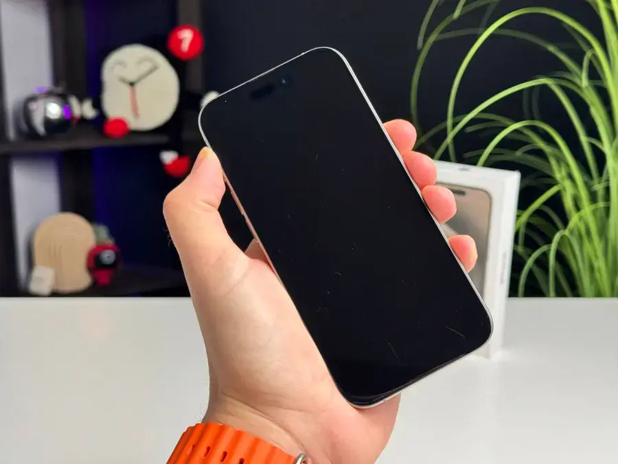 ВЖИВАНИЙ Apple iPhone 15 Pro 128GB Natural Titanium (MTUX3) - Стан: гарний (подряпини на склі) | Акумулятор: 89% | Комплектація: повний | Гарантія: 1 міс.