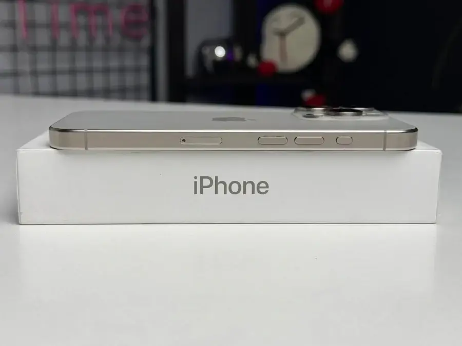 ВЖИВАНИЙ Apple iPhone 15 Pro 128GB Natural Titanium (MTUX3) - Стан: гарний (подряпини на склі) | Акумулятор: 89% | Комплектація: повний | Гарантія: 1 міс.