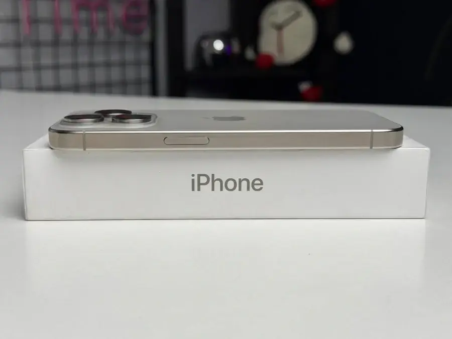 ВЖИВАНИЙ Apple iPhone 15 Pro 128GB Natural Titanium (MTUX3) - Стан: гарний (подряпини на склі) | Акумулятор: 89% | Комплектація: повний | Гарантія: 1 міс.