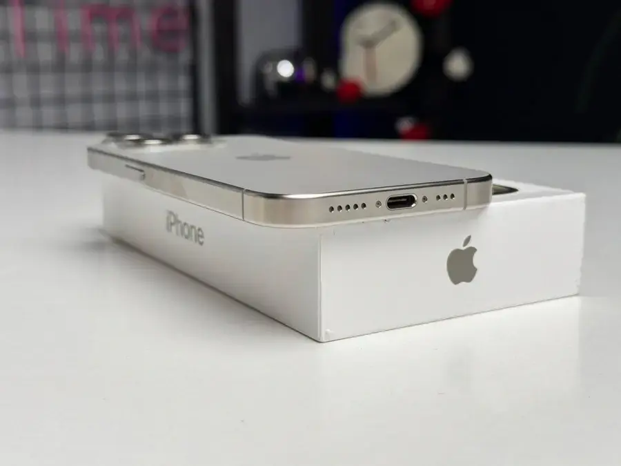 ВЖИВАНИЙ Apple iPhone 15 Pro 128GB Natural Titanium (MTUX3) - Стан: гарний (подряпини на склі) | Акумулятор: 89% | Комплектація: повний | Гарантія: 1 міс.