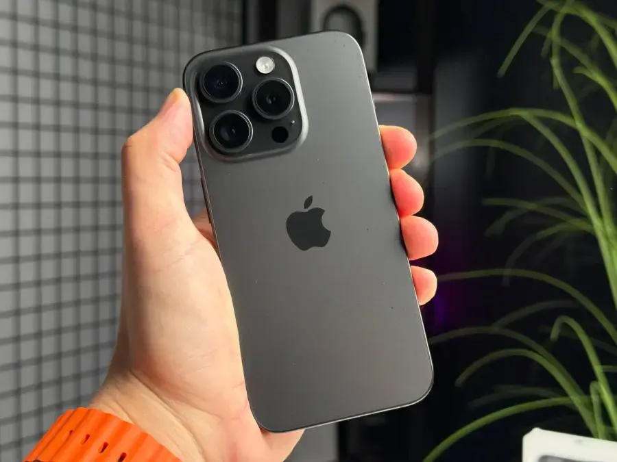 Б/У Apple iPhone 15 Pro 256GB Black Titanium (MTV13) - Состояние: хороший (имеет следы использования) | Аккумулятор: 89% | Комплектация: полный | Гарантія: 1 мес.