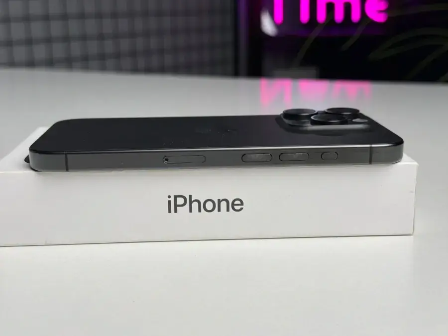 Б/У Apple iPhone 15 Pro 256GB Black Titanium (MTV13) - Состояние: хороший (имеет следы использования) | Аккумулятор: 89% | Комплектация: полный | Гарантія: 1 мес.