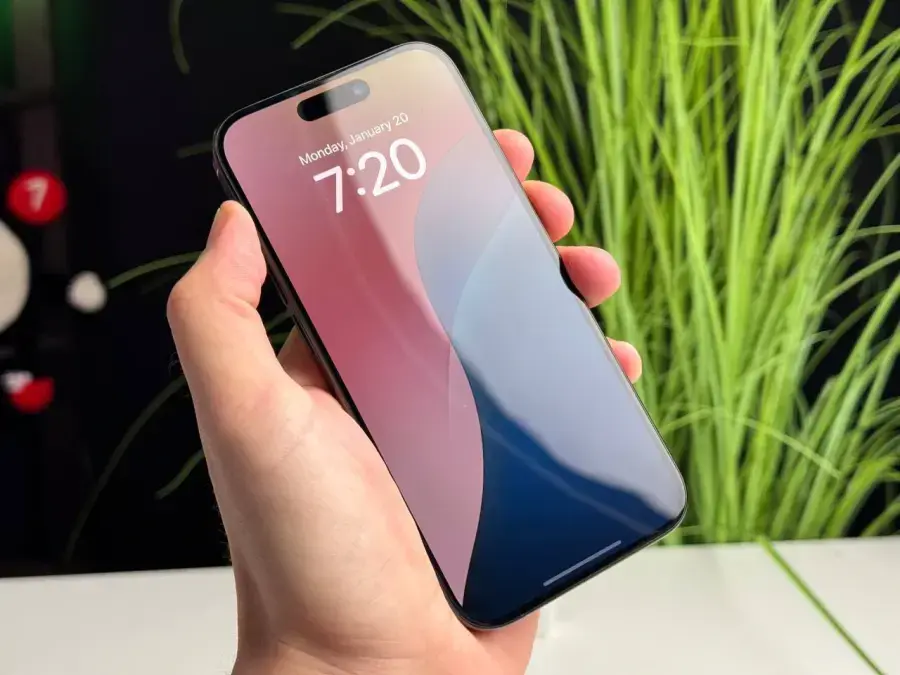 ВЖИВАНИЙ Apple iPhone 15 Pro 256GB Black Titanium (MTV13) - Стан: гарний | Акумулятор: 89% | Комплектація: повний | Гарантія: 1 міс.