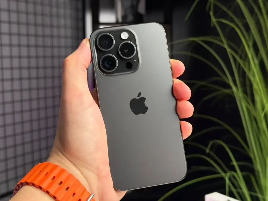 Б/У Apple iPhone 15 Pro 256GB Black Titanium (MTV13) - Состояние: хороший (несколько царапин на экране) | Аккумулятор: 91% | Комплектация: полный | Гарантія: 1 мес.