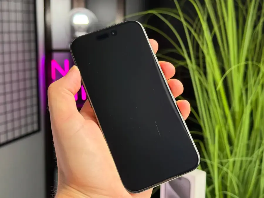 Б/У Apple iPhone 15 Pro 256GB Black Titanium (MTV13) - Состояние: хороший (несколько царапин на экране) | Аккумулятор: 91% | Комплектация: полный | Гарантія: 1 мес.