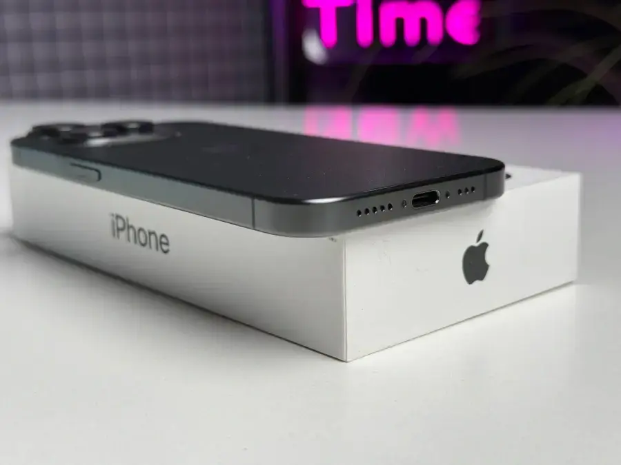 Б/У Apple iPhone 15 Pro 256GB Black Titanium (MTV13) - Состояние: хороший (несколько царапин на экране) | Аккумулятор: 91% | Комплектация: полный | Гарантія: 1 мес.