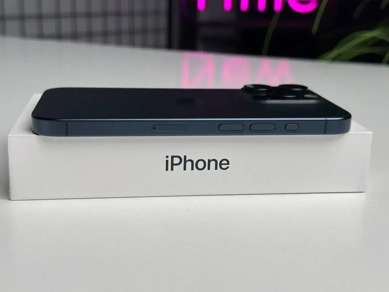 Б/У Apple iPhone 15 Pro 256GB Blue Titanium (MTV63) - Состояние: хороший | Аккумулятор: 91% | Комплектация: полный | Гарантія: 1 мес.
