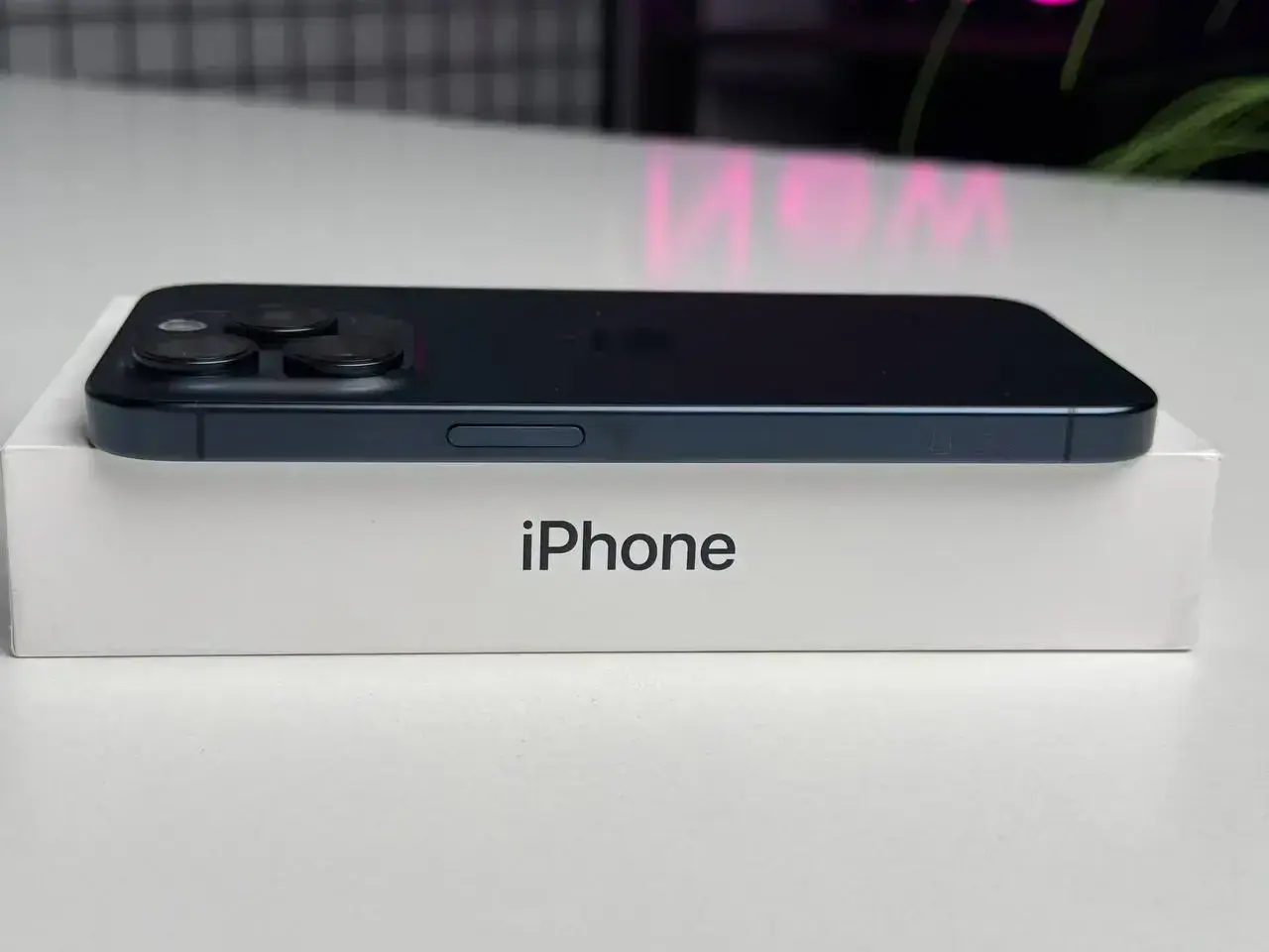 Б/У Apple iPhone 15 Pro 256GB Blue Titanium (MTV63) - Состояние: хороший | Аккумулятор: 91% | Комплектация: полный | Гарантія: 1 мес.