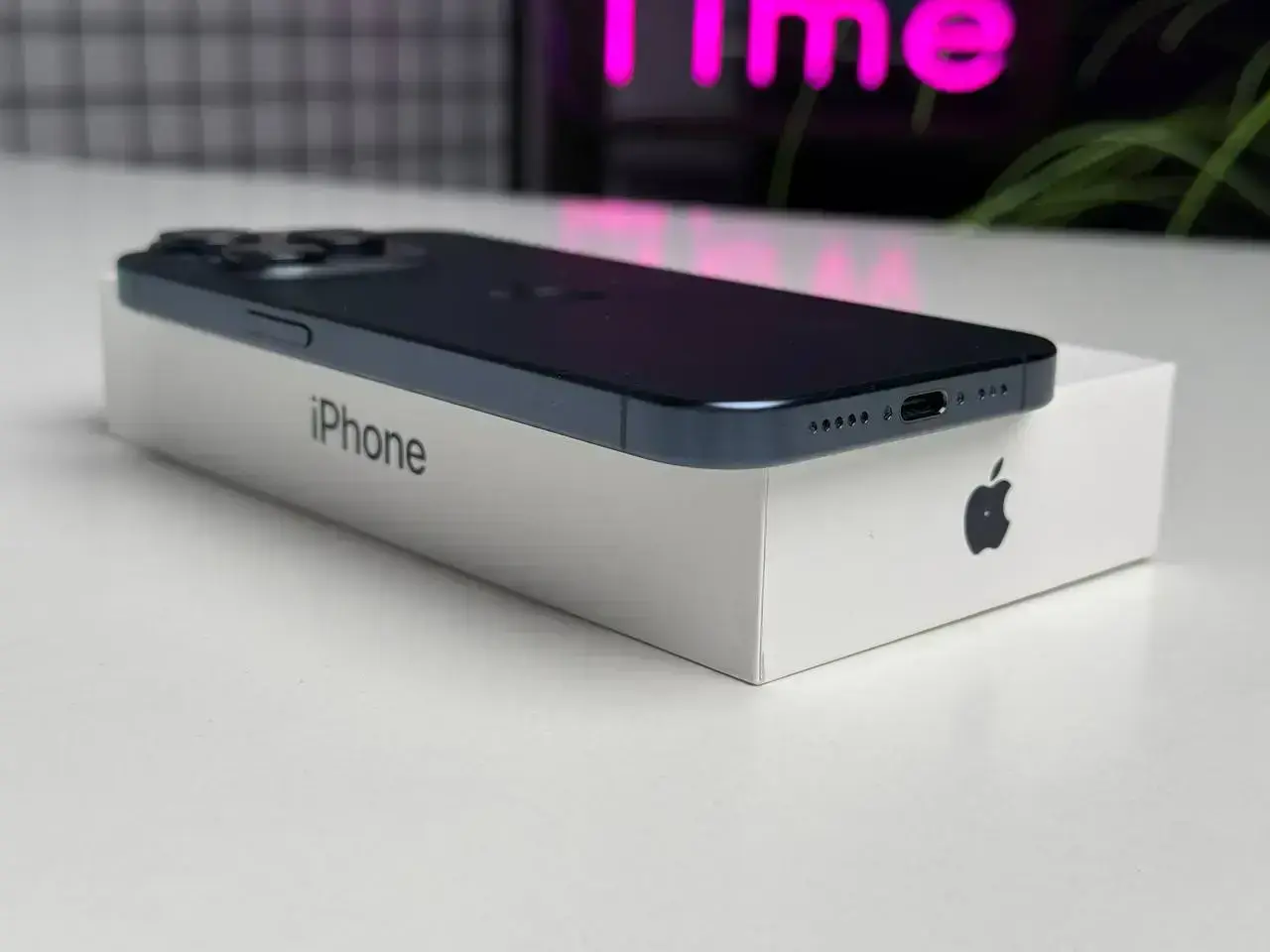 Б/У Apple iPhone 15 Pro 256GB Blue Titanium (MTV63) - Состояние: хороший | Аккумулятор: 91% | Комплектация: полный | Гарантія: 1 мес.