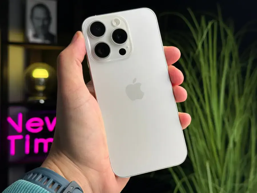 ВЖИВАНИЙ Apple iPhone 15 Pro 256GB White Titanium (MTV43) - Стан: ідеальний | Акумулятор: 89% | Комплектація: повний | Гарантія: 1 міс.