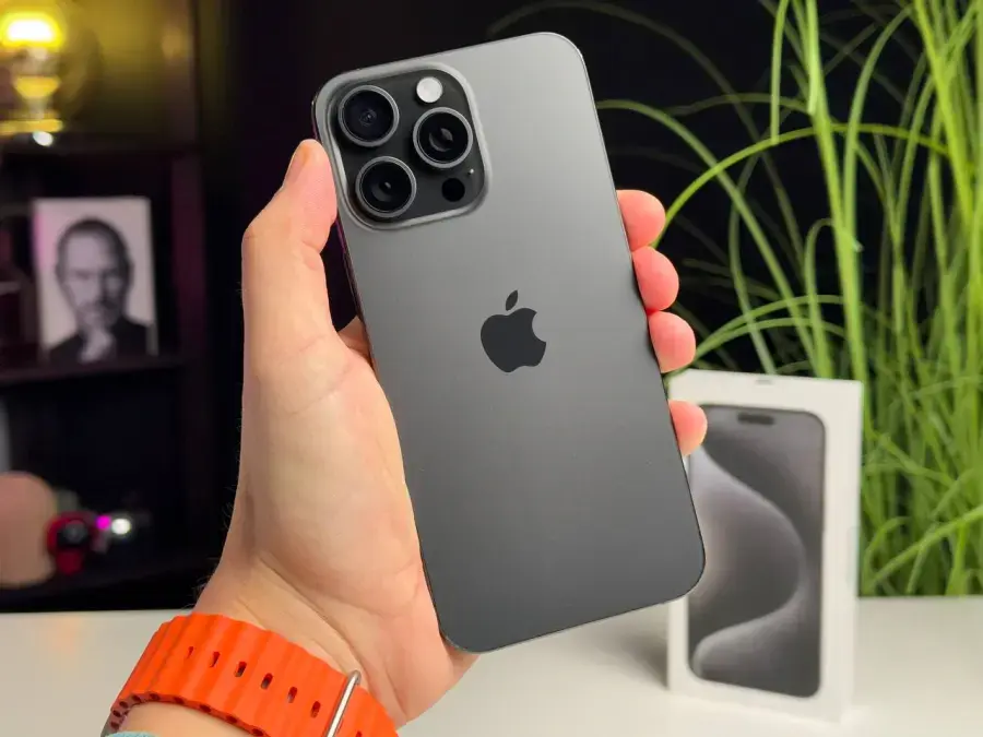 ВЖИВАНИЙ Apple iPhone 15 Pro Max 256GB Black Titanium eSim (MU663) - Стан: гарний | Акумулятор: 87% | Комплектація: повний | Гарантія: 1 міс.