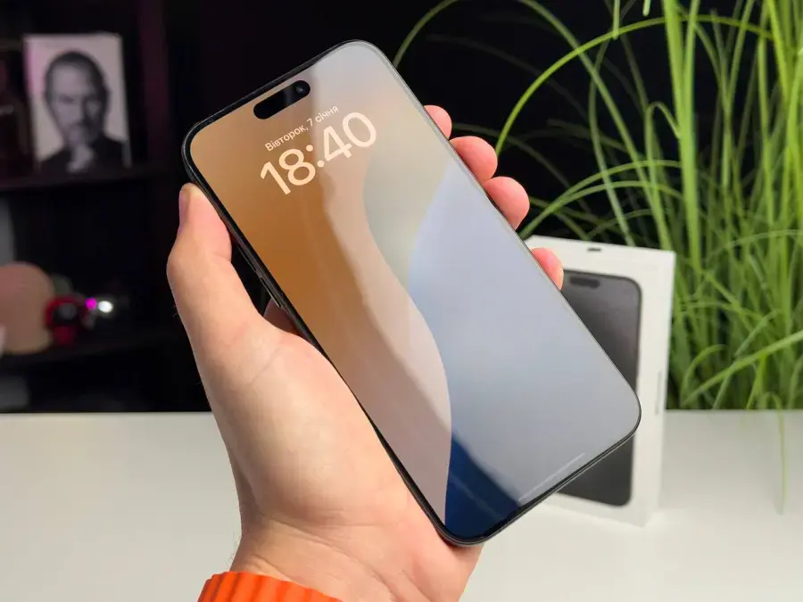 ВЖИВАНИЙ Apple iPhone 15 Pro Max 256GB Black Titanium eSim (MU663) - Стан: гарний | Акумулятор: 87% | Комплектація: повний | Гарантія: 1 міс.