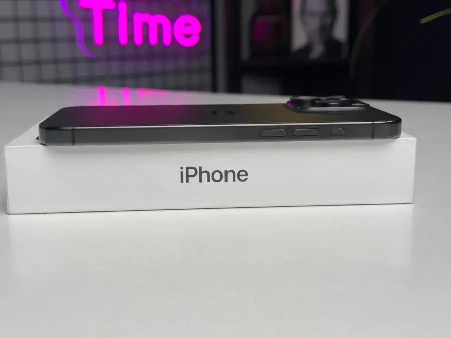 ВЖИВАНИЙ Apple iPhone 15 Pro Max 256GB Black Titanium eSim (MU663) - Стан: гарний | Акумулятор: 87% | Комплектація: повний | Гарантія: 1 міс.