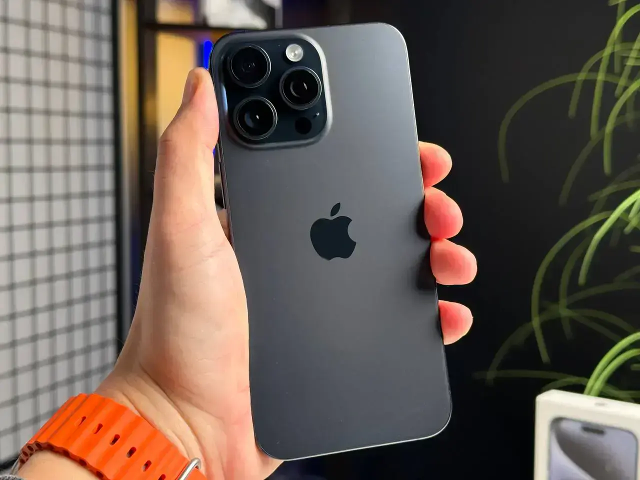 Б/У Apple iPhone 15 Pro Max 256GB Blue Titanium (MU7A3) - Состояние: хороший | Аккумулятор: 90% | Комплектация: полный | Гарантія: 1 мес.