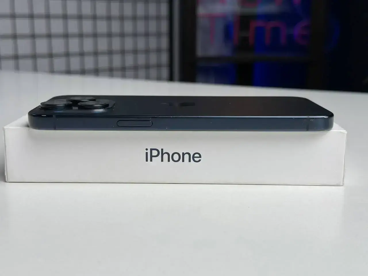 Б/У Apple iPhone 15 Pro Max 256GB Blue Titanium (MU7A3) - Состояние: хороший | Аккумулятор: 90% | Комплектация: полный | Гарантія: 1 мес.
