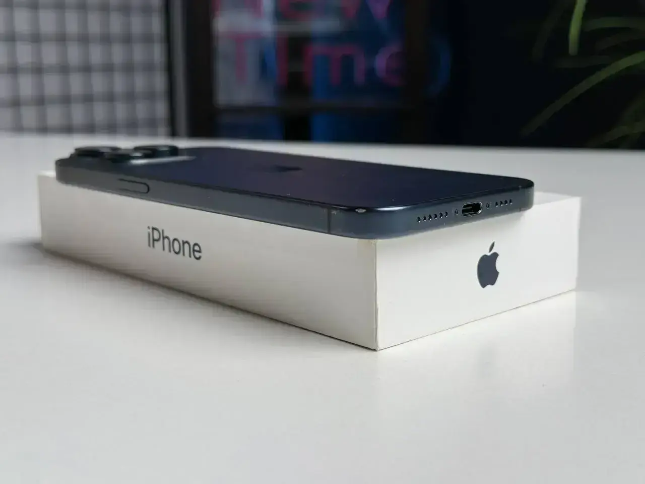 Б/У Apple iPhone 15 Pro Max 256GB Blue Titanium (MU7A3) - Состояние: хороший | Аккумулятор: 90% | Комплектация: полный | Гарантія: 1 мес.