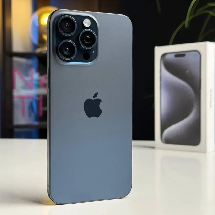 ВЖИВАНИЙ Apple iPhone 15 Pro Max 256GB Blue Titanium (MU7A3) - Стан: гарний | Акумулятор: 90% | Комплектація: повний | Гарантія: 1 міс.