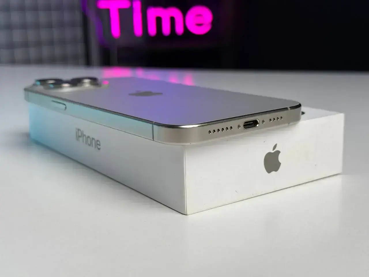 Б/У Apple iPhone 15 Pro Max 256GB Natural Titanium (MU793) - Состояние: хороший (мелкие царапины на экране) | Аккумулятор: 92% | Комплектация: полный | Гарантія: 1 мес.