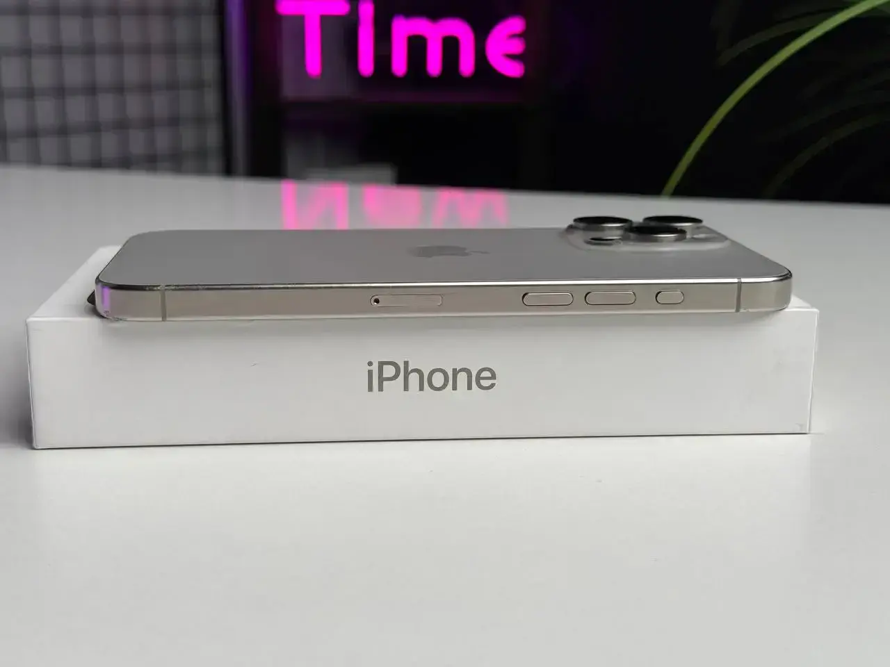 Б/У Apple iPhone 15 Pro Max 256GB Natural Titanium (MU793) - Состояние: хороший | Аккумулятор: 94% | Комплектация: полный | Гарантія: 1 мес.