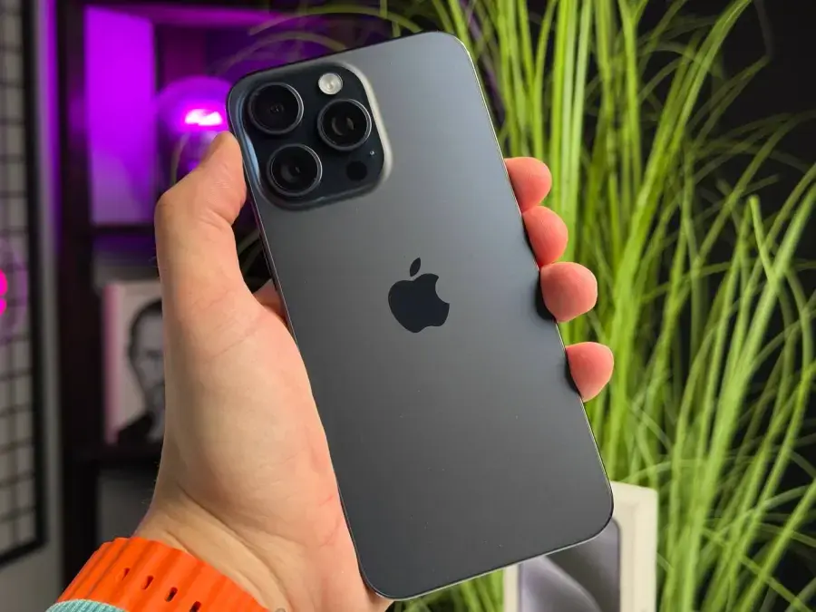 Б/У Apple iPhone 15 Pro Max 512GB Blue Titanium (MU7F3) - Состояние: удовлетворительный (царапины на экране) | Аккумулятор: 91% | Комплектация: полный | Гарантія: 1 мес.