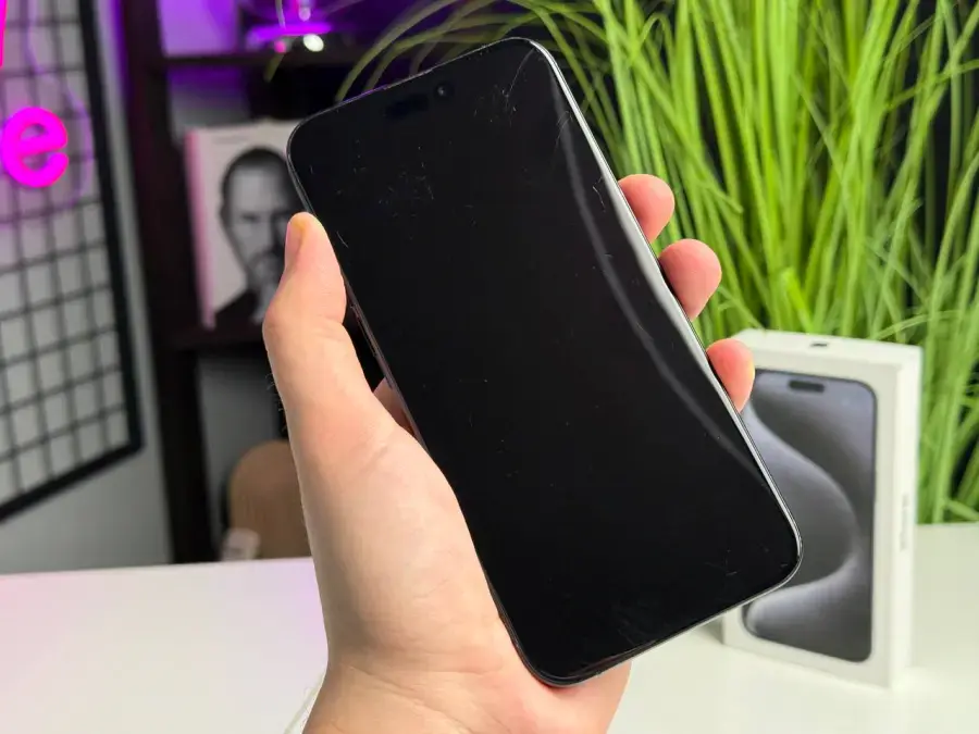 Б/У Apple iPhone 15 Pro Max 512GB Blue Titanium (MU7F3) - Состояние: удовлетворительный (царапины на экране) | Аккумулятор: 91% | Комплектация: полный | Гарантія: 1 мес.