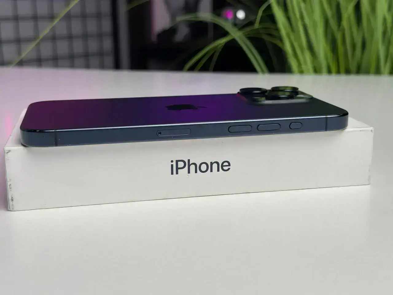 Б/У Apple iPhone 15 Pro Max 512GB Blue Titanium (MU7F3) - Состояние: удовлетворительный (царапины на экране) | Аккумулятор: 91% | Комплектация: полный | Гарантія: 1 мес.