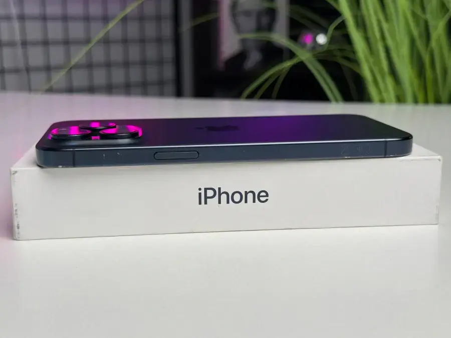 Б/У Apple iPhone 15 Pro Max 512GB Blue Titanium (MU7F3) - Состояние: удовлетворительный (царапины на экране) | Аккумулятор: 91% | Комплектация: полный | Гарантія: 1 мес.