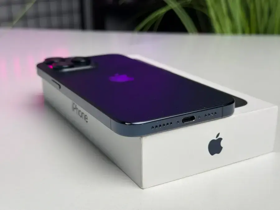 Б/У Apple iPhone 15 Pro Max 512GB Blue Titanium (MU7F3) - Состояние: удовлетворительный (царапины на экране) | Аккумулятор: 91% | Комплектация: полный | Гарантія: 1 мес.