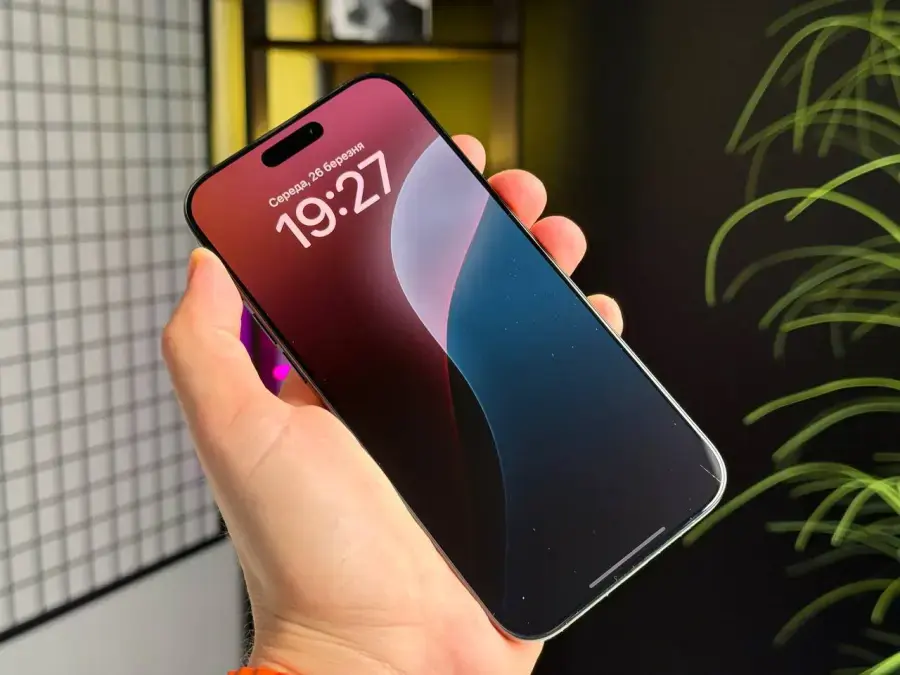 ВЖИВАНИЙ Apple iPhone 16 Pro Max 256GB Black Titanium (MYWV3) - Стан: гарний (декілька подряпин на екрані) | Акумулятор: 100% | Комплектація: iPhone, кабель | Гарантія: 3 міс.