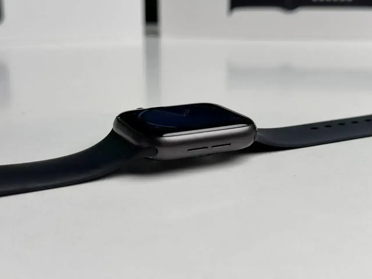 Б/У Apple Watch Series 6 GPS 44mm Space Gray Aluminum Case with Black Sport Band (M00H3) - Состояние: хороший | Аккумулятор: 100% | Комплектация: полный | Гарантія: 1 мес.