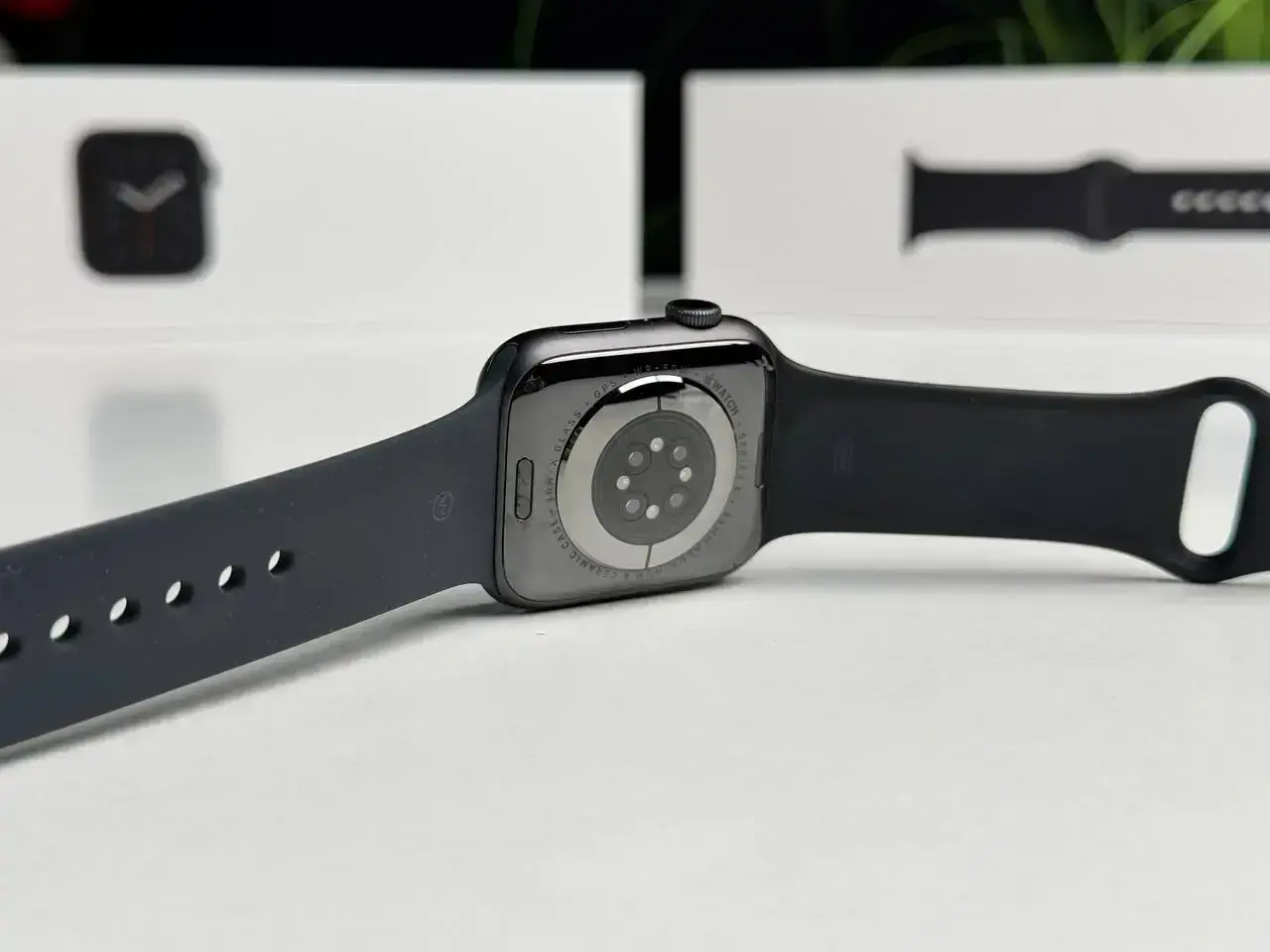 Б/У Apple Watch Series 6 GPS 44mm Space Gray Aluminum Case with Black Sport Band (M00H3) - Состояние: хороший | Аккумулятор: 100% | Комплектация: полный | Гарантія: 1 мес.