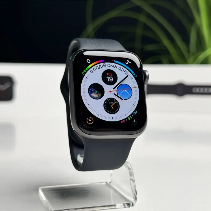 ВЖИВАНИЙ Apple Watch Series 6 GPS 44mm Space Gray Aluminum Case with Black Sport Band (M00H3) - Стан: гарний | Акумулятор: 100% | Комплектація: повний | Гарантія: 1 міс.